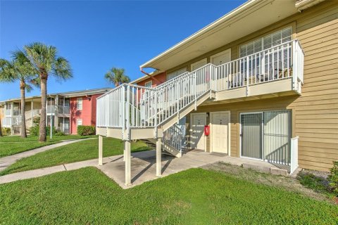 Condominio en venta en Brandon, Florida, 1 dormitorio, 55.56 m2 № 1902598 - foto 2
