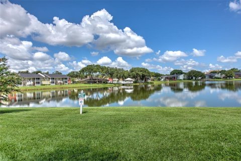 Condominio en venta en Brandon, Florida, 1 dormitorio, 55.56 m2 № 1902598 - foto 26