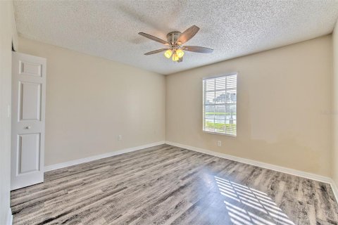 Condominio en venta en Brandon, Florida, 1 dormitorio, 55.56 m2 № 1902598 - foto 17