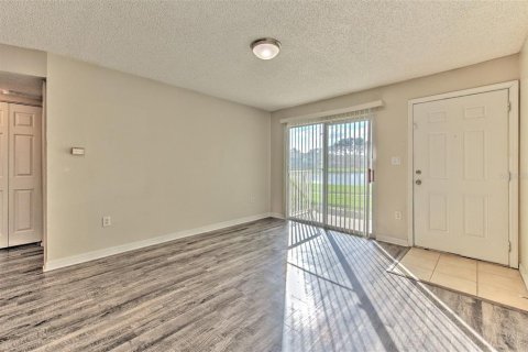 Condominio en venta en Brandon, Florida, 1 dormitorio, 55.56 m2 № 1902598 - foto 8