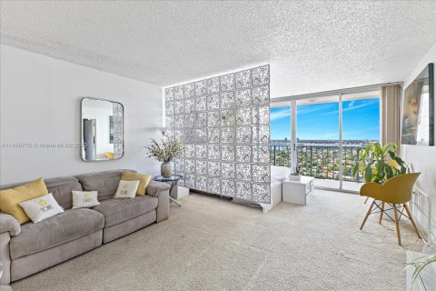 Copropriété à vendre à North Bay Village, Floride: 1 chambre, 65.5 m2 № 1981523 - photo 2