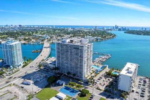 Copropriété à vendre à North Bay Village, Floride: 1 chambre, 65.5 m2 № 1981523 - photo 11