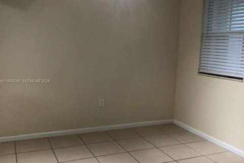 Condominio en alquiler en Doral, Florida, 3 dormitorios, 113.99 m2 № 2024850 - foto 12
