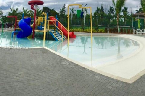 Condominio en alquiler en Doral, Florida, 3 dormitorios, 113.99 m2 № 2024850 - foto 3