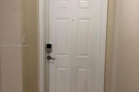 Condominio en alquiler en Doral, Florida, 3 dormitorios, 113.99 m2 № 2024850 - foto 18