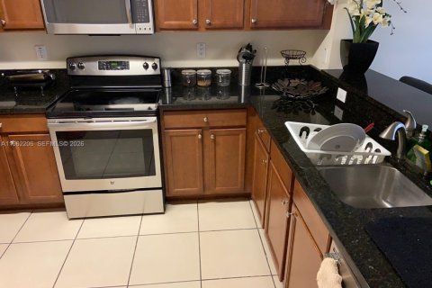 Condominio en alquiler en Doral, Florida, 3 dormitorios, 113.99 m2 № 2024850 - foto 6