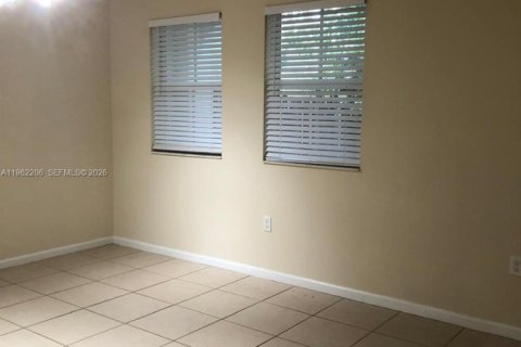Condominio en alquiler en Doral, Florida, 3 dormitorios, 113.99 m2 № 2024850 - foto 11