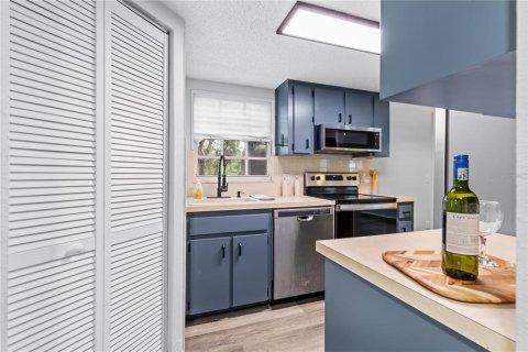 Condo in Ocala, Florida, 2 bedrooms  № 1843705 - photo 9