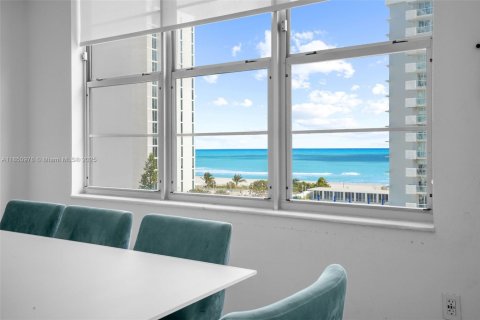 Copropriété à vendre à Miami Beach, Floride: 2 chambres, 179.77 m2 № 1858653 - photo 5