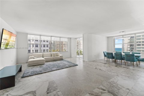 Copropriété à vendre à Miami Beach, Floride: 2 chambres, 179.77 m2 № 1858653 - photo 1