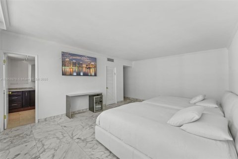 Copropriété à vendre à Miami Beach, Floride: 2 chambres, 179.77 m2 № 1858653 - photo 12