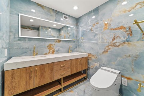 Copropriété à vendre à Miami Beach, Floride: 2 chambres, 179.77 m2 № 1858653 - photo 17