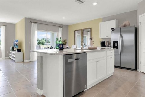 House in Haines City, Florida 4 bedrooms, 169.83 sq.m. № 1636915 - photo 6
