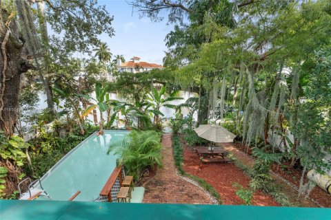 Снять в аренду виллу или дом в Форт-Лодердейл, Флорида 3 спальни, 290.6м2, № 1958553 - фото 2