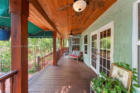 Снять в аренду виллу или дом в Форт-Лодердейл, Флорида 3 спальни, 290.6м2, № 1958553 - фото 6