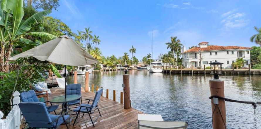 Дом в Форт-Лодердейл, Флорида 3 спальни, 290.6м2 № 1958553