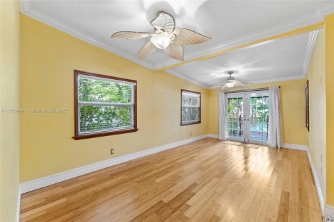 Снять в аренду виллу или дом в Форт-Лодердейл, Флорида 3 спальни, 290.6м2, № 1958553 - фото 18