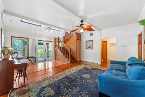 Снять в аренду виллу или дом в Форт-Лодердейл, Флорида 3 спальни, 290.6м2, № 1958553 - фото 7