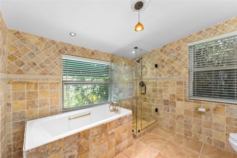 Снять в аренду виллу или дом в Форт-Лодердейл, Флорида 3 спальни, 290.6м2, № 1958553 - фото 25