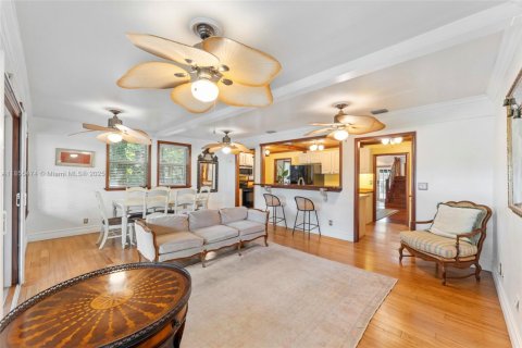 Снять в аренду виллу или дом в Форт-Лодердейл, Флорида 3 спальни, 290.6м2, № 1958553 - фото 12