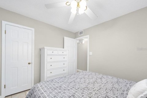 Condo in Ormond Beach, Florida, 2 bedrooms  № 2291312 - photo 10