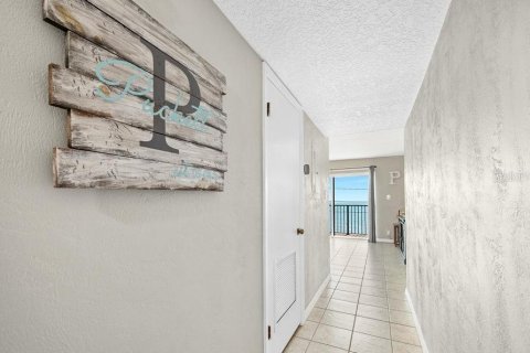 Condo in Ormond Beach, Florida, 2 bedrooms  № 2291312 - photo 13