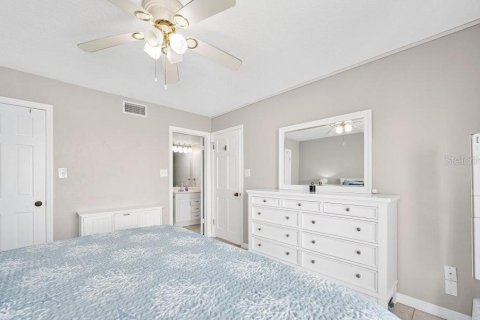 Condo in Ormond Beach, Florida, 2 bedrooms  № 2291312 - photo 18