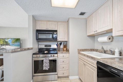 Condo in Ormond Beach, Florida, 2 bedrooms  № 2291312 - photo 22