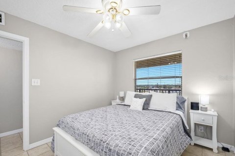 Condo in Ormond Beach, Florida, 2 bedrooms  № 2291312 - photo 11