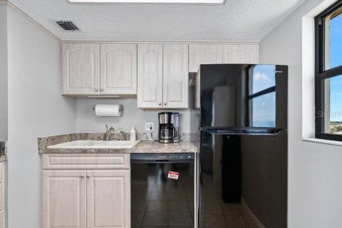 Condo in Ormond Beach, Florida, 2 bedrooms  № 2291312 - photo 21