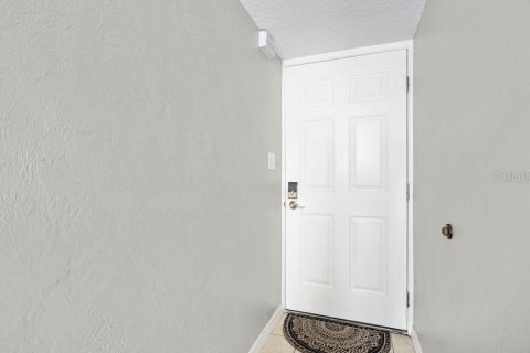 Condo in Ormond Beach, Florida, 2 bedrooms  № 2291312 - photo 8