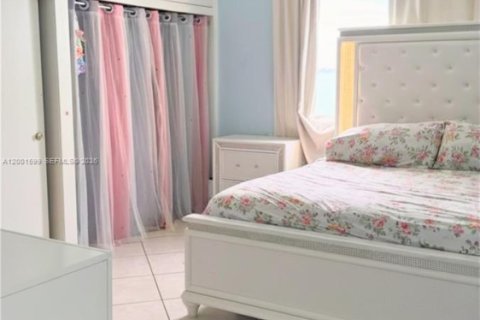 Copropriété à louer à North Bay Village, Floride: 3 chambres, 129.32 m2 № 2170258 - photo 7