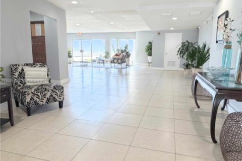 Copropriété à louer à North Bay Village, Floride: 3 chambres, 129.32 m2 № 2170258 - photo 21