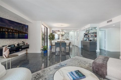 Снять в аренду кондоминиум в Майами, Флорида 2 спальни, 176.05м2, № 2145884 - фото 3