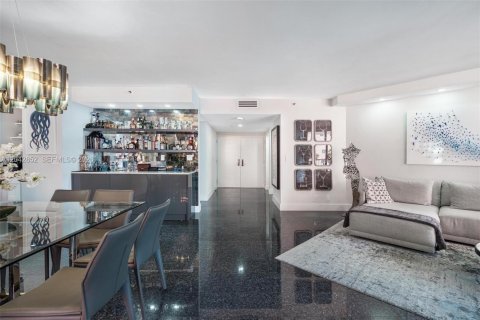 Снять в аренду кондоминиум в Майами, Флорида 2 спальни, 176.05м2, № 2145884 - фото 11