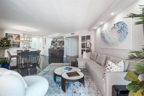Снять в аренду кондоминиум в Майами, Флорида 2 спальни, 176.05м2, № 2145884 - фото 7