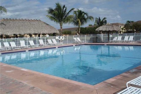 Condo in Homestead, Florida, 3 bedrooms  № 2248550 - photo 2