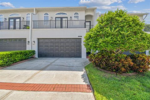 Touwnhouse à vendre à Tampa, Floride: 3 chambres, 247.68 m2 № 1872839 - photo 1
