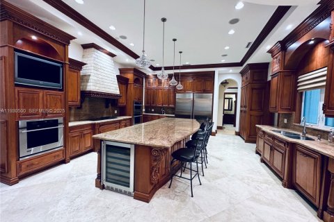 Villa ou maison à louer à Pinecrest, Floride: 6 chambres, 718.97 m2 № 1989291 - photo 17