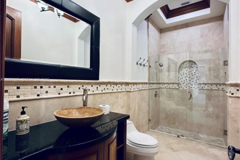 Villa ou maison à louer à Pinecrest, Floride: 6 chambres, 718.97 m2 № 1989291 - photo 20
