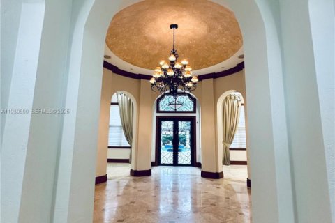 Villa ou maison à louer à Pinecrest, Floride: 6 chambres, 718.97 m2 № 1989291 - photo 3