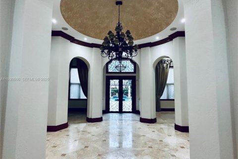 Villa ou maison à louer à Pinecrest, Floride: 6 chambres, 718.97 m2 № 1989291 - photo 4