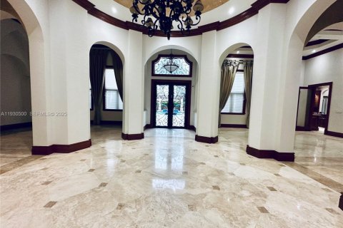 Villa ou maison à louer à Pinecrest, Floride: 6 chambres, 718.97 m2 № 1989291 - photo 5