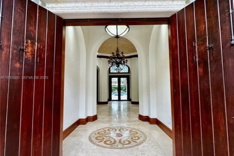 Villa ou maison à louer à Pinecrest, Floride: 6 chambres, 718.97 m2 № 1989291 - photo 2