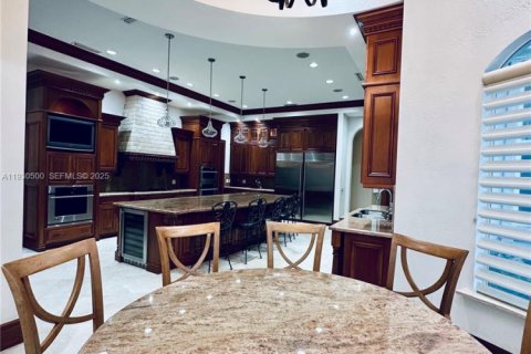 Villa ou maison à louer à Pinecrest, Floride: 6 chambres, 718.97 m2 № 1989291 - photo 19