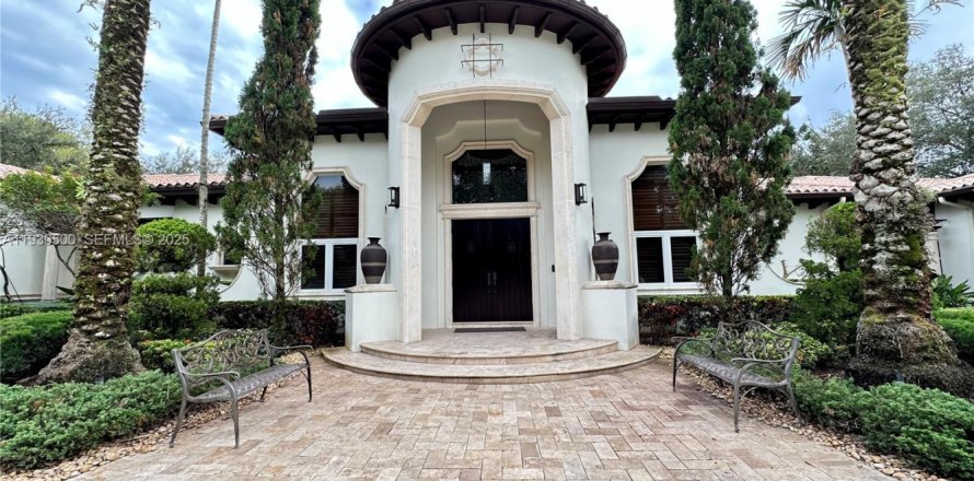 Villa ou maison à Pinecrest, Floride 6 chambres, 718.97 m2 № 1989291