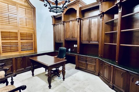 Villa ou maison à louer à Pinecrest, Floride: 6 chambres, 718.97 m2 № 1989291 - photo 30