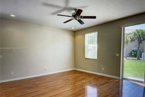 House in Port St. Lucie, Florida 4 bedrooms, 183.3 sq.m. № 2033722 - photo 6