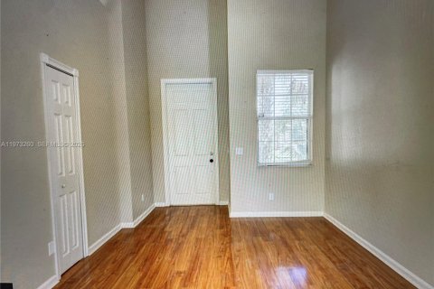 House in Port St. Lucie, Florida 4 bedrooms, 183.3 sq.m. № 2033722 - photo 17