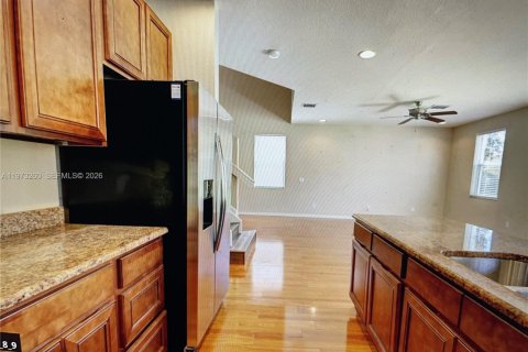 House in Port St. Lucie, Florida 4 bedrooms, 183.3 sq.m. № 2033722 - photo 11